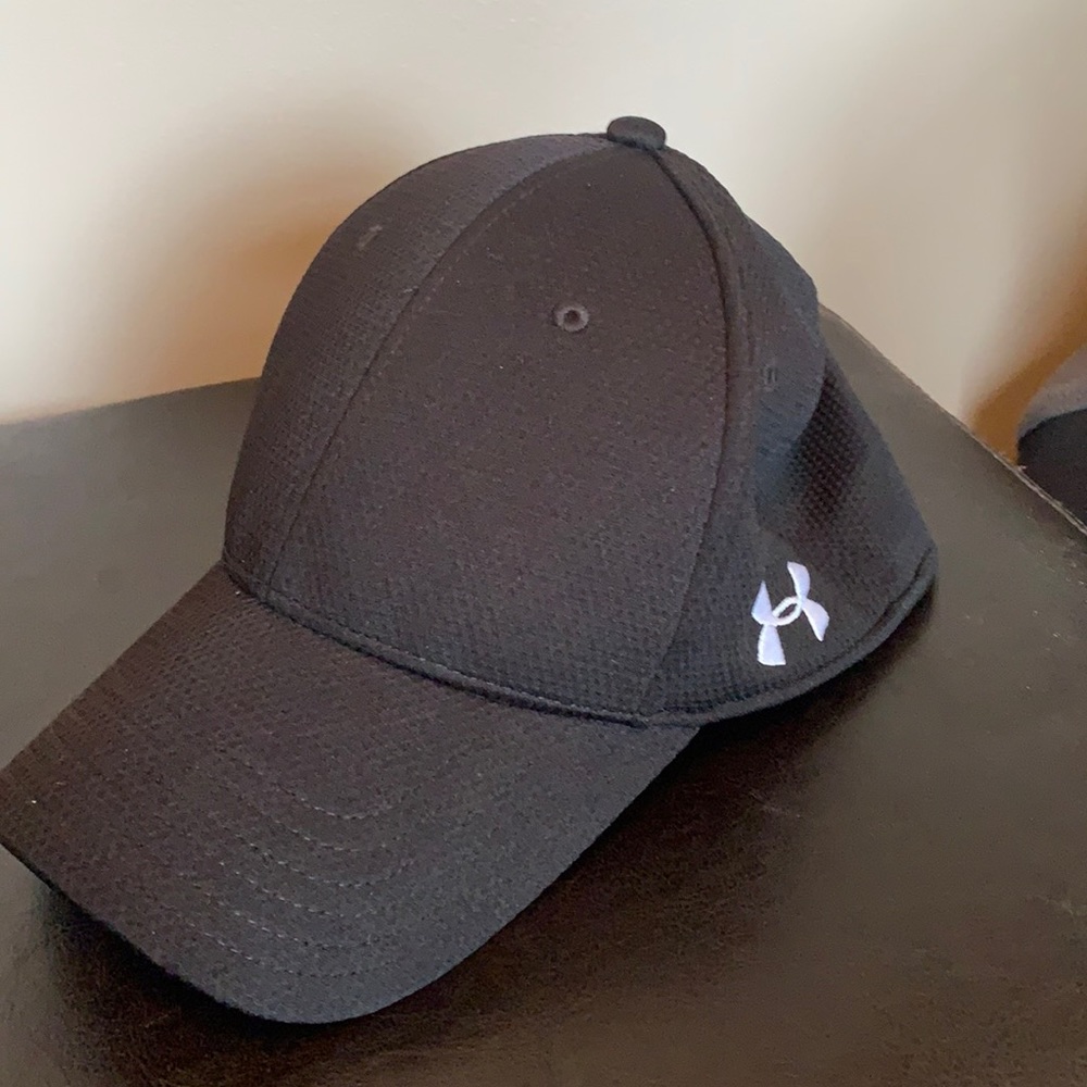 Men’s Under Armour baseball hat